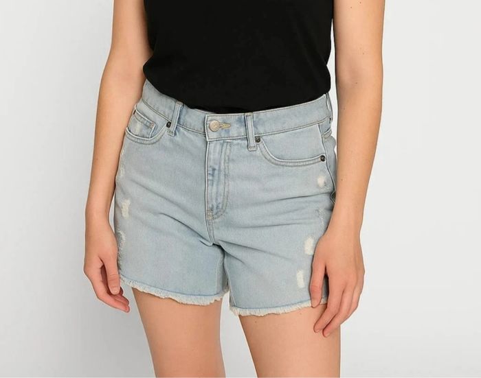 👉 Short en jean clair vintage 📌 Effet usé – Taille S