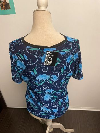 T-shirt à fleurs V. Mod TS