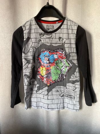 T-shirt gris sequins héros Marvel comics 10 ans