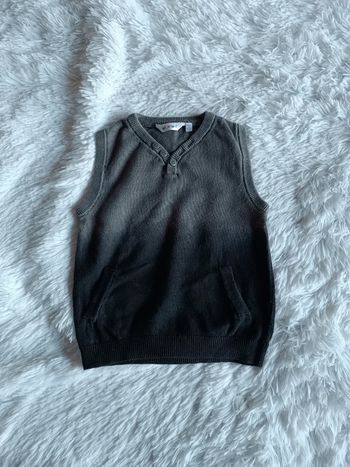 Pull sans manches col V T. 24 mois Kid kanaï