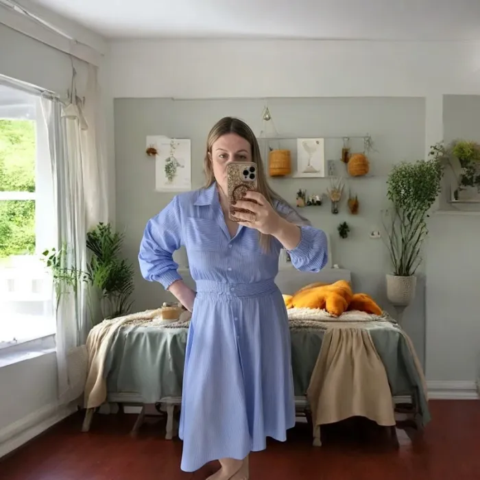 Ensemble rayé 2 pièces bleu 👗 chemise + jupe midi élégante | look chic été 💙 - photo numéro 2