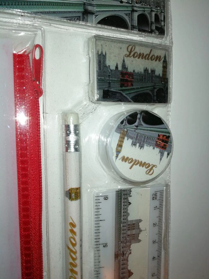 Ensemble écolier Neuf /  trousse règle taille crayon gomme - photo numéro 2