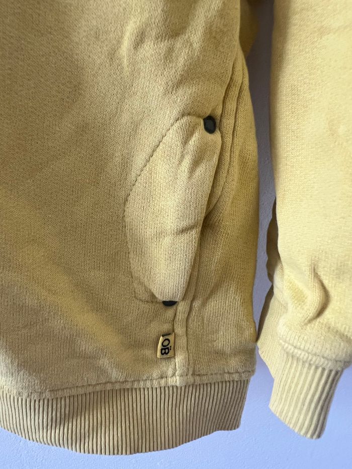 Gilet à capuche jaune - photo numéro 4