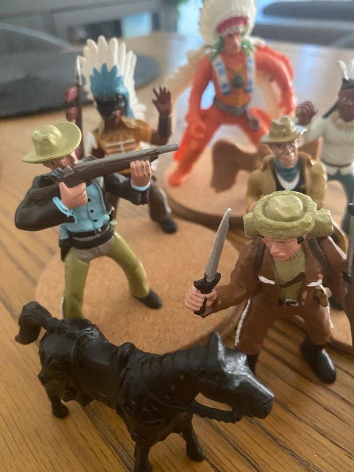 Lot de figurines cowboys et indiens - photo numéro 2