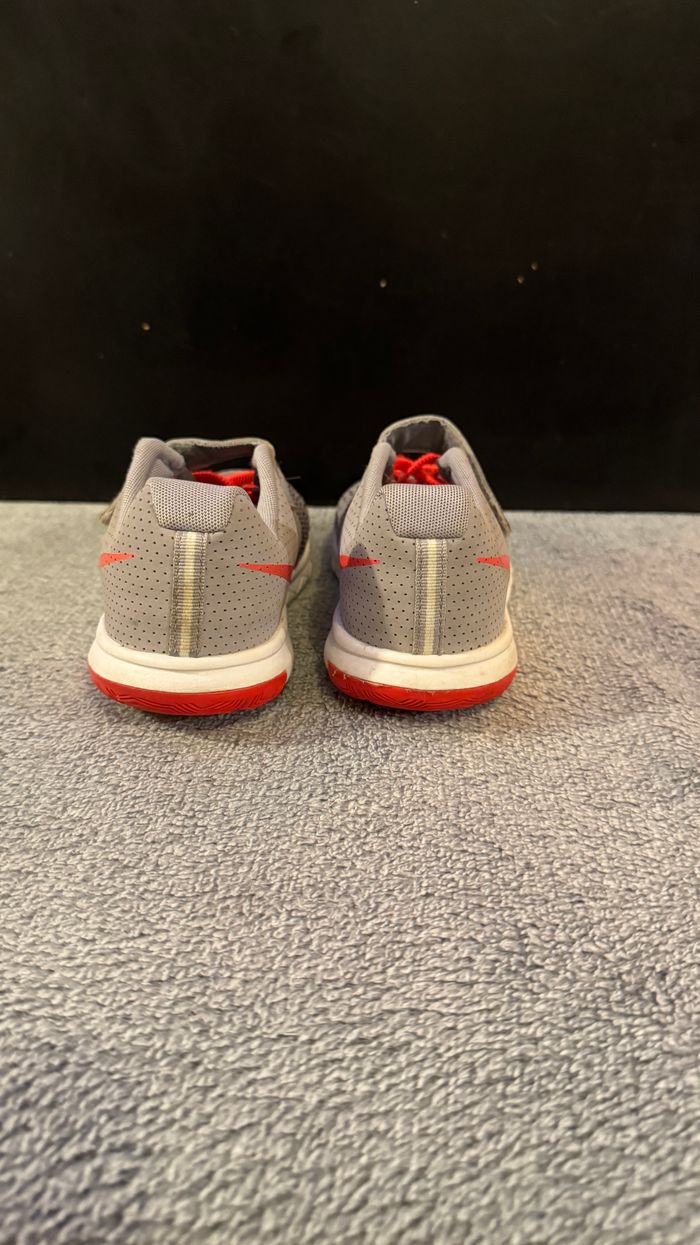 Chaussures nike révolution 4 taille 33 (sans boite) - photo numéro 7