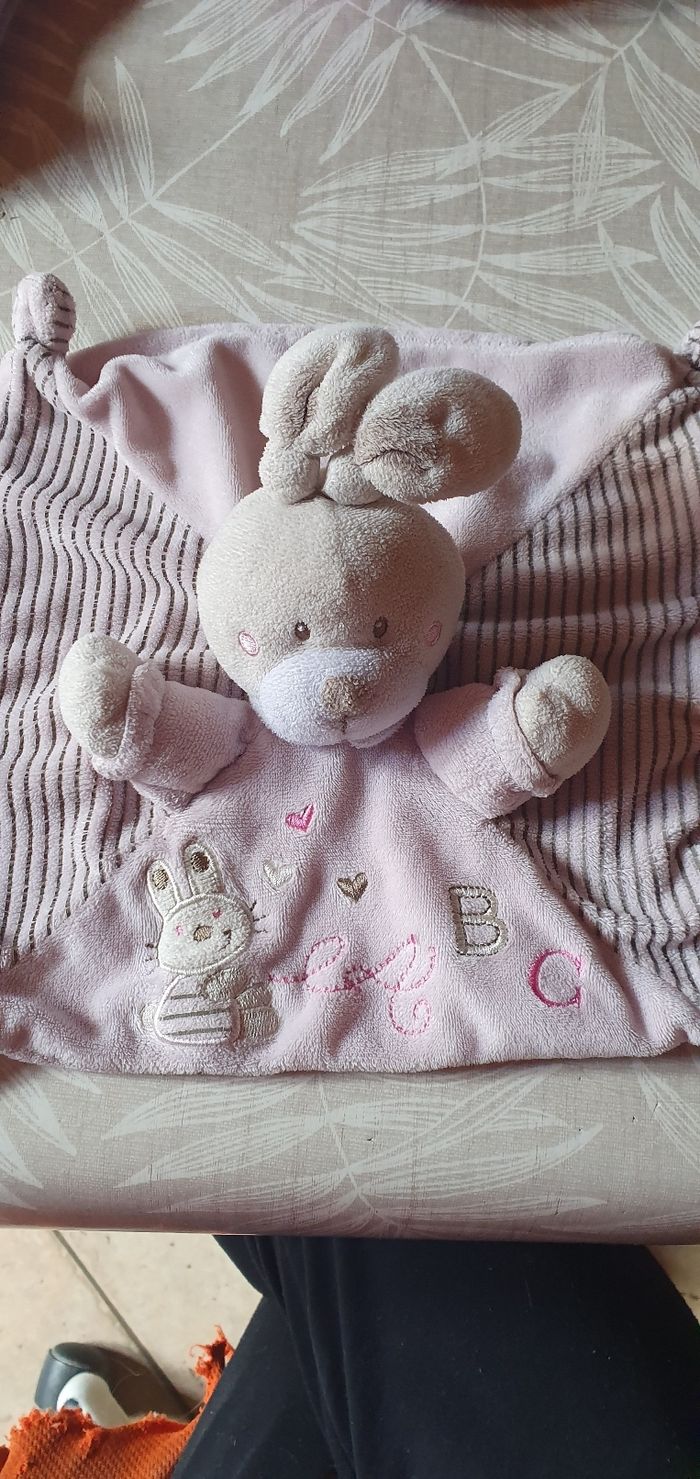 Doudou lapin rose
