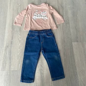 1 pantalon, 1 t-shirt à manches longues