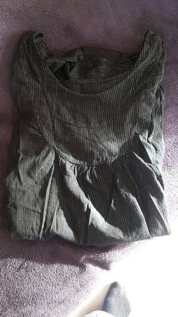 Tunique manche courte taille L noir avec fil argenté