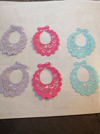 Découpe scrapbooking bavoir (K72)