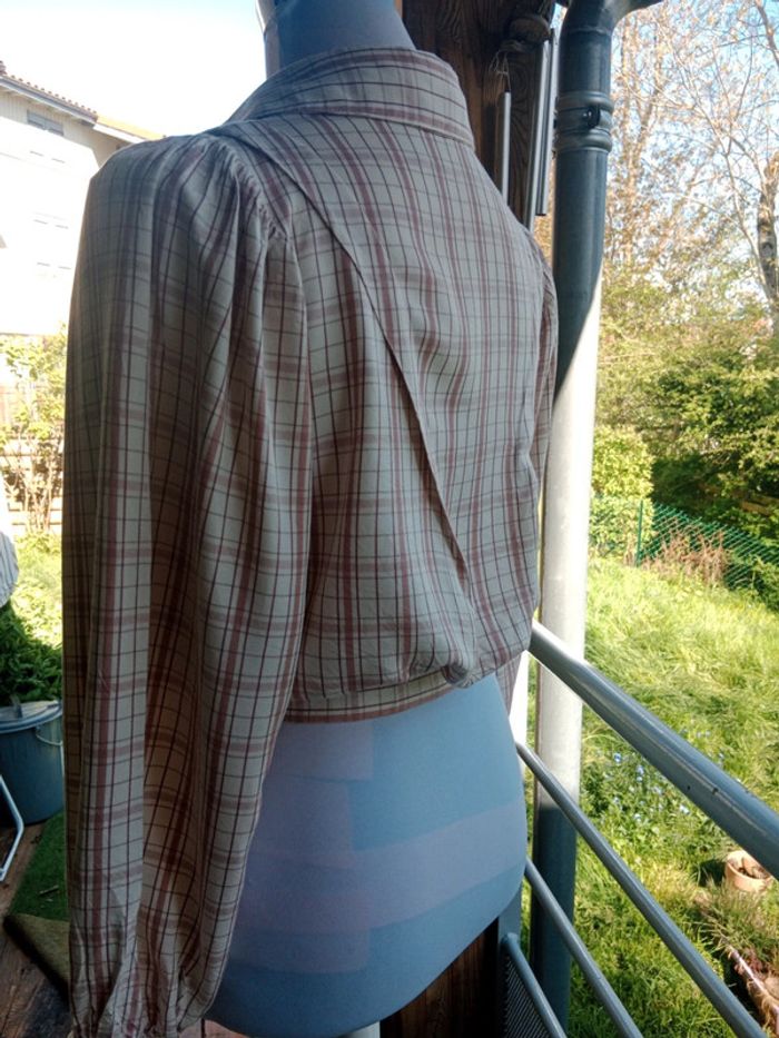Chemise courte tendance 🌸 - photo numéro 3