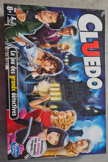 HASBRO Jeu Cluedo Neuf