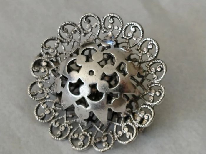 Très ancienne broche argentée. - photo numéro 3
