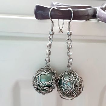 Boucles d'oreilles argentées et strass