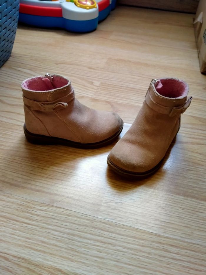 Bottines rose poudré. Gemo.
Pointure 24