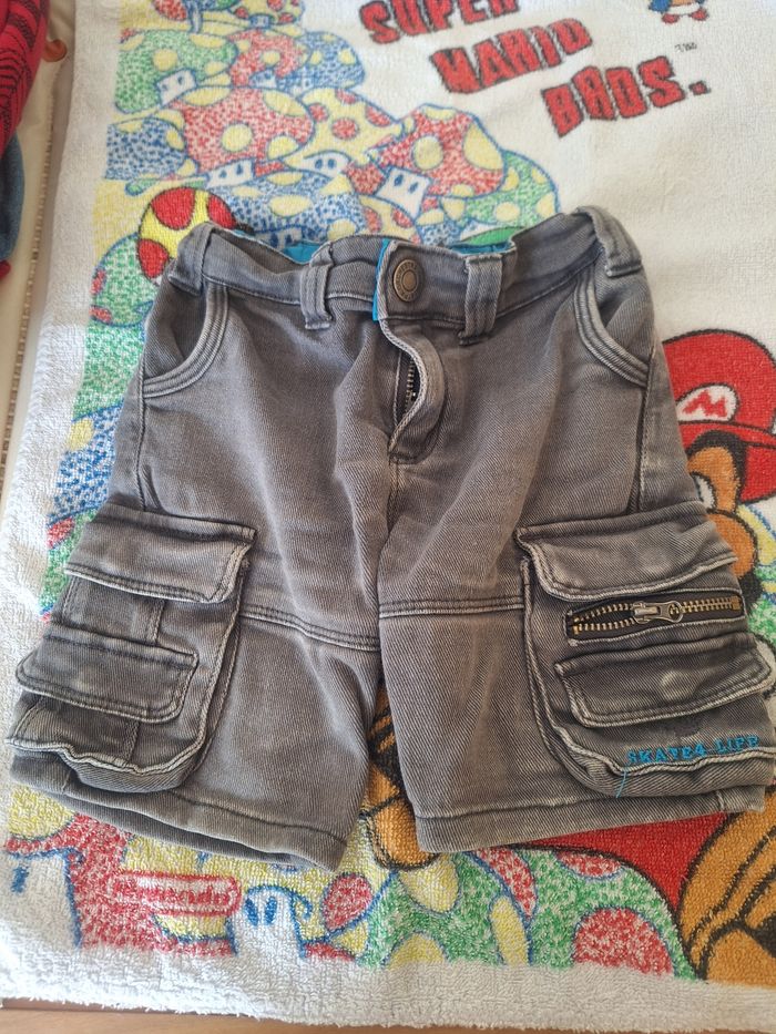 Short gris délavé taille 3 ans