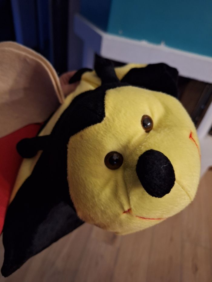 Coussin enfant décoratif abeille - photo numéro 3