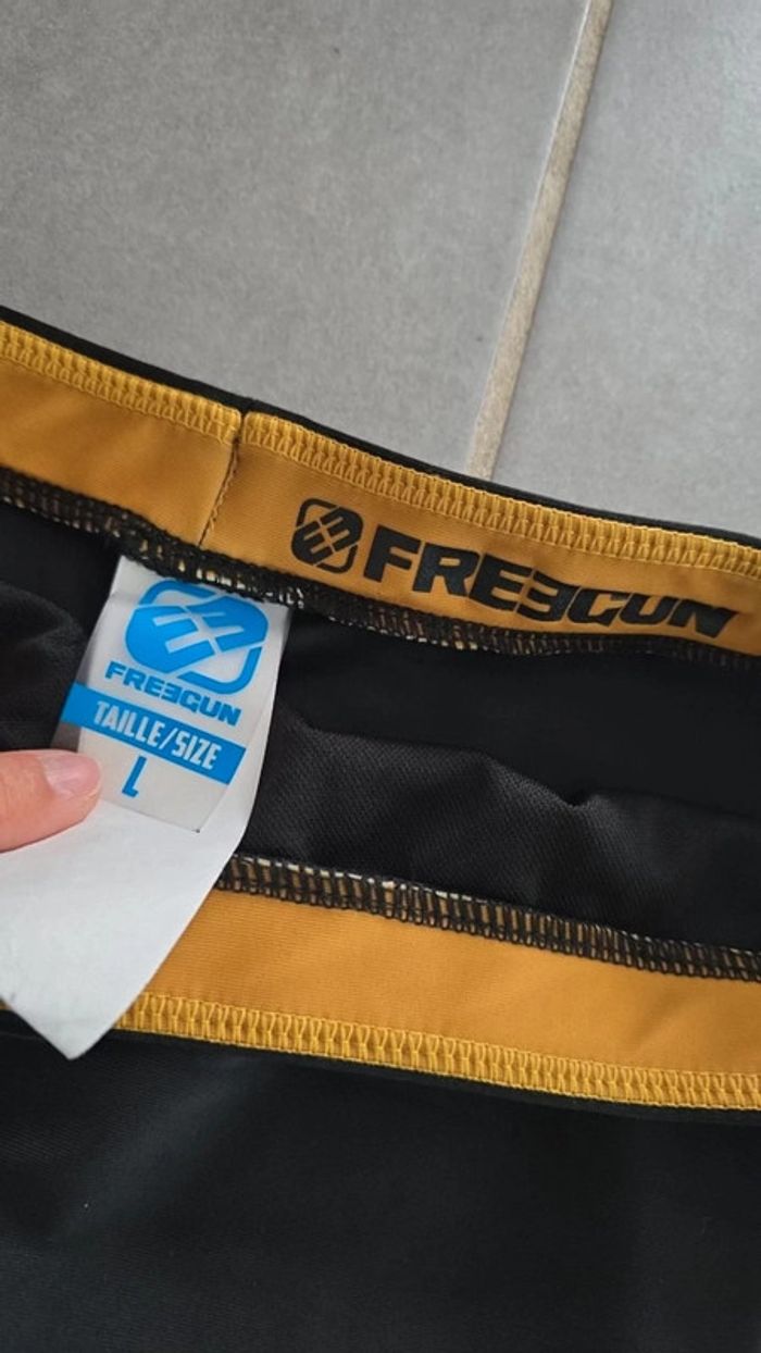 Short de bain freegun - photo numéro 2