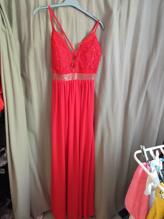Robe longue rouge pour occasion taille M neuve