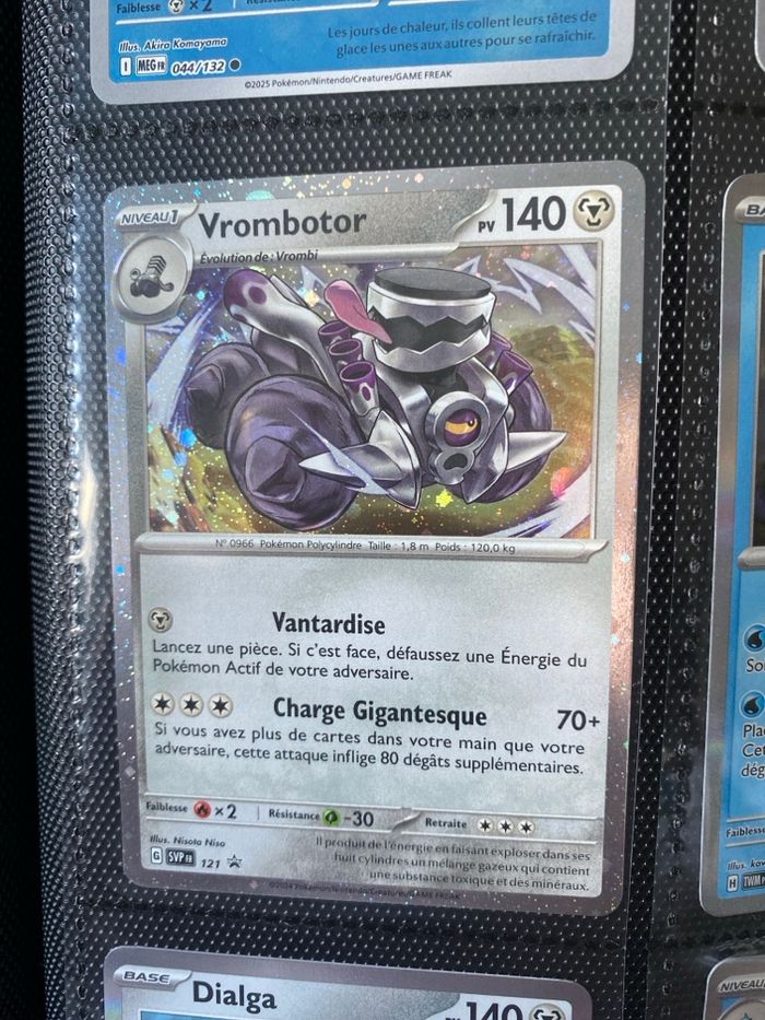 Carte Pokémon holographique neuf