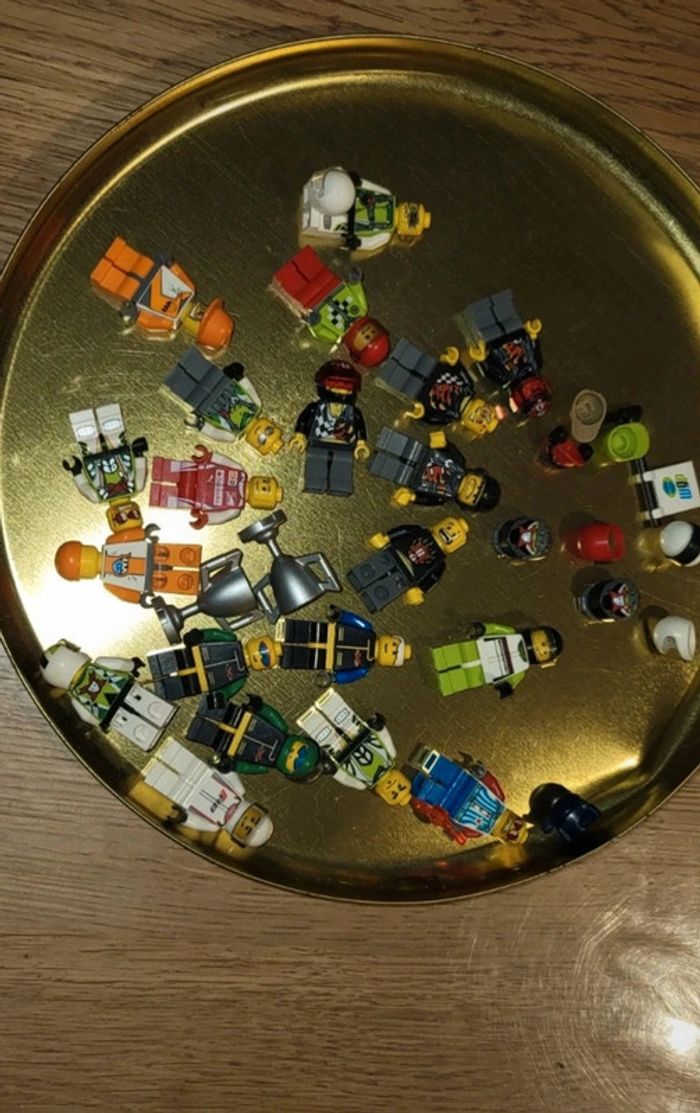 Lot 20 figurines Lego circuit - photo numéro 2
