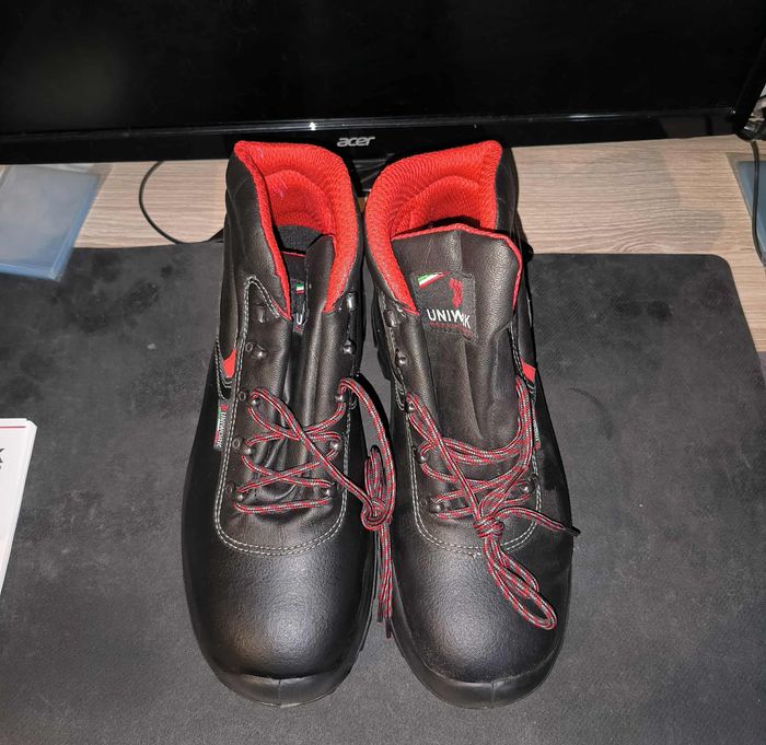 Chaussures de Sécurité - Uniwork - Taille 43 - Neuf - Noir/Rouge - photo numéro 3