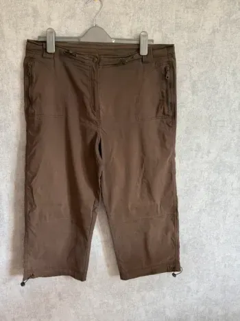Pantacourt marron taille 46
