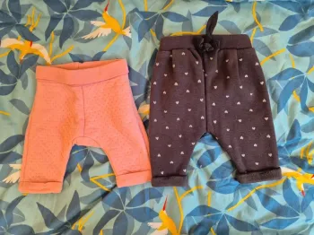 Lot 2 pantalons bébé fille 1 mois- 54 cm