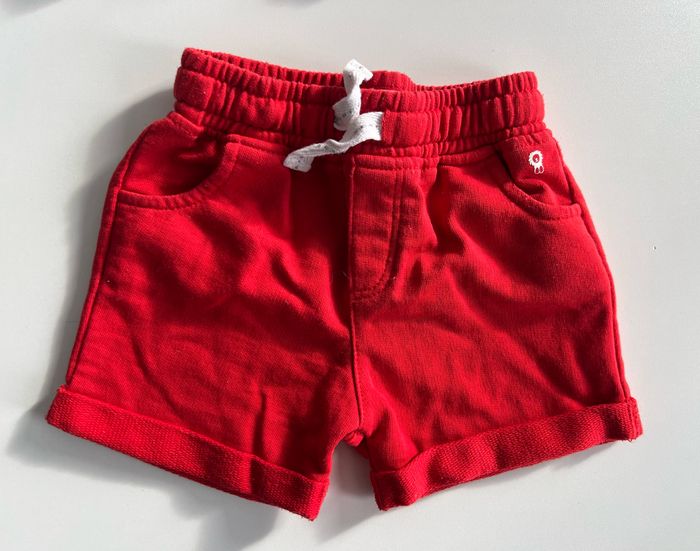 Lot t’shirt Zara et short Obaïbi 6 mois très bon état - photo numéro 5