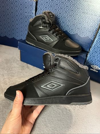 Basket UMBRO neuf