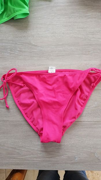 Maillot de bain rose taille 40