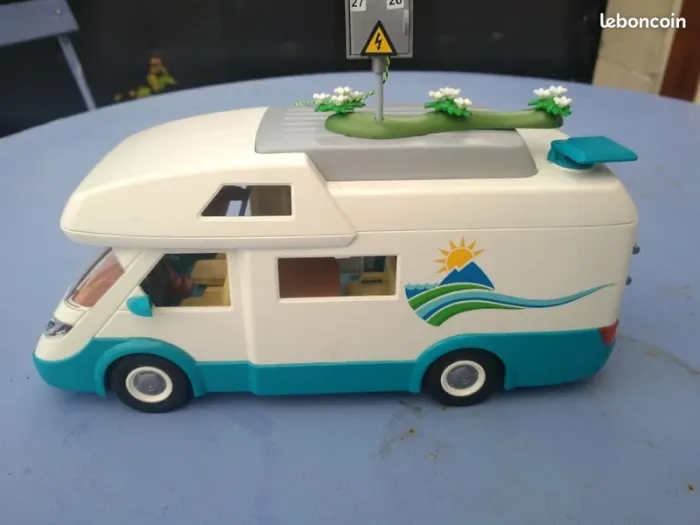 Camping Car Playmobil équipé - photo numéro 2