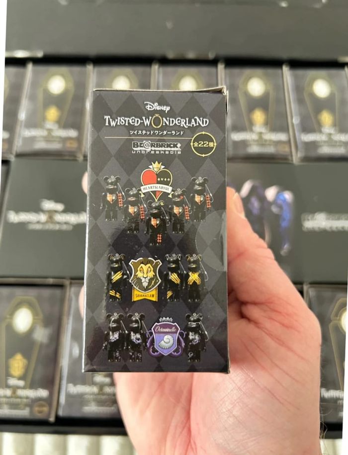 Bearbrick x Disney Twisted Wonderland - photo numéro 6
