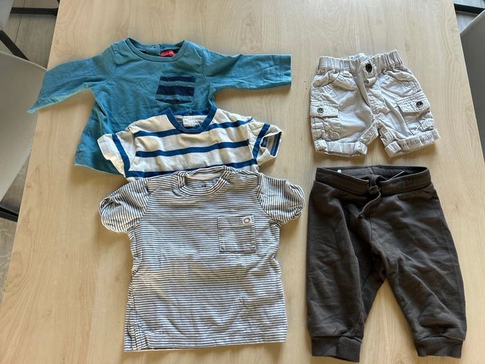 Lot 3 hauts + 2 bas 6mois