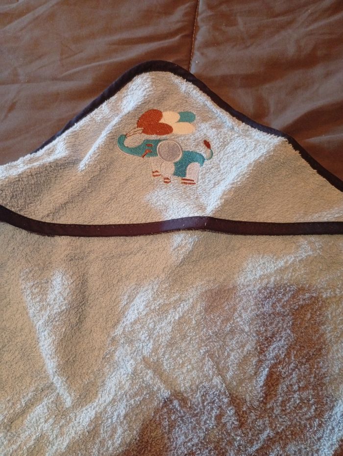 Cape de bain bébé