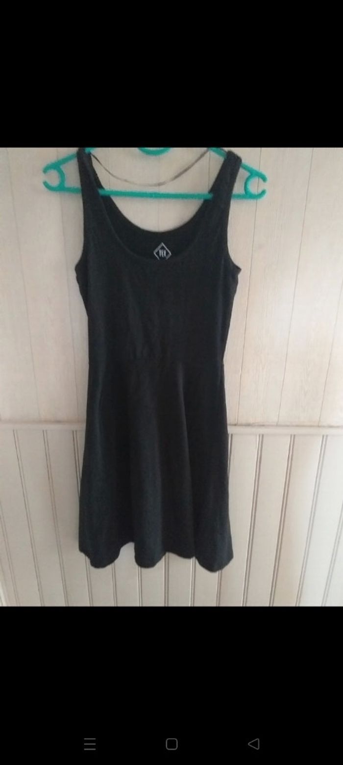 Robe de sport noire