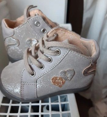 Chaussure en cuir neuve