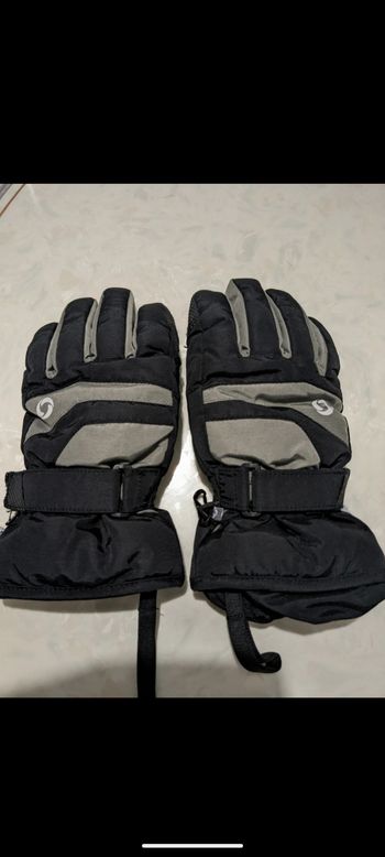Paire de gants de Ski . Taille 14/16 ans
