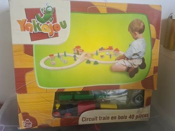 Circuit en bois avec accessoires 158 pièce