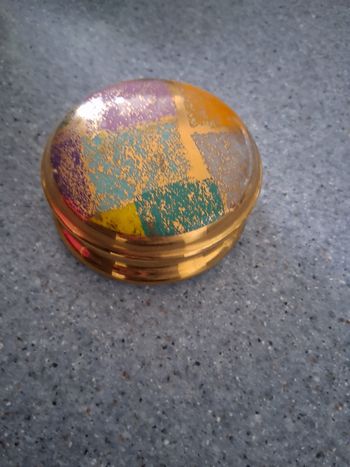 Bonbonnière ronde doré multicolore