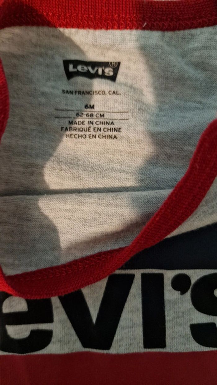 T-shirt Levi's 👣 6 mois - photo numéro 2