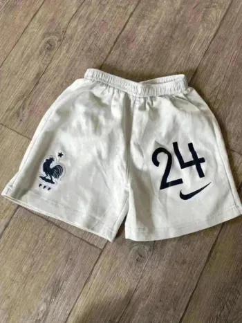 Short 3 ans