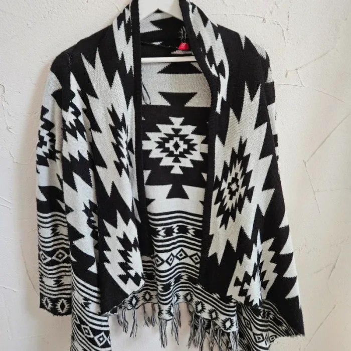 Gilet aztèque noir et blanc - photo numéro 2