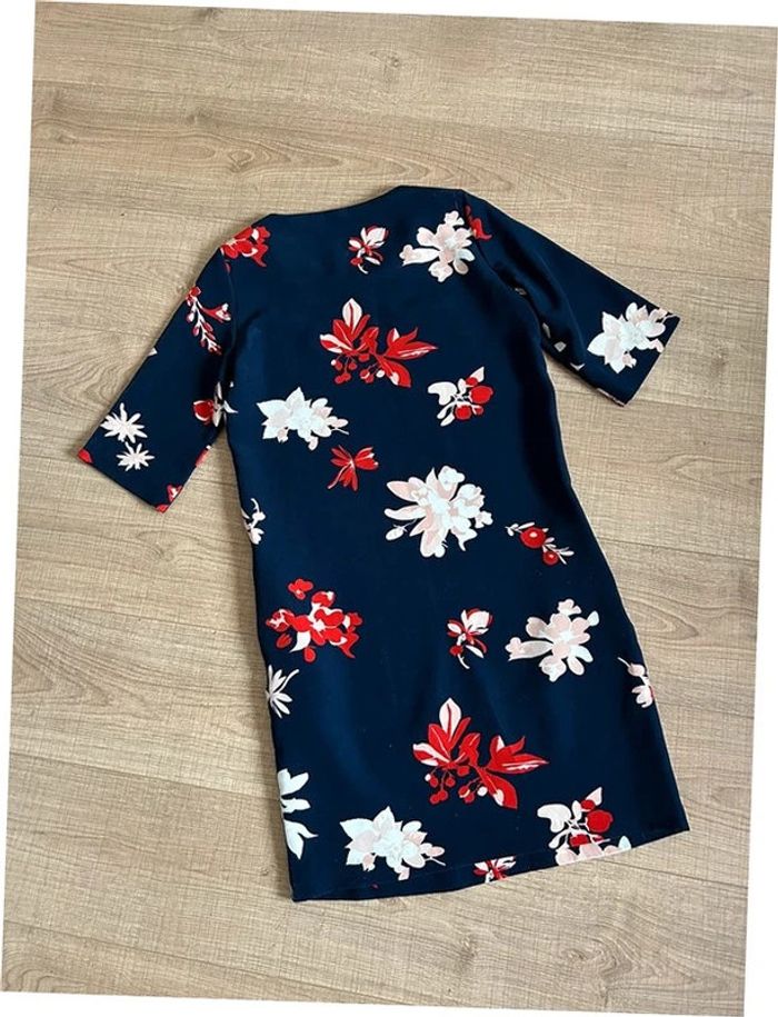 Robe bleue marine et imprimée à manches courtes WE taille XS bon état (petit défaut) - photo numéro 12