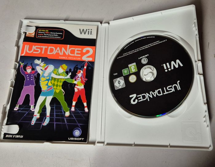 Jeu video pour Wii Just dance 2 complet - photo numéro 3