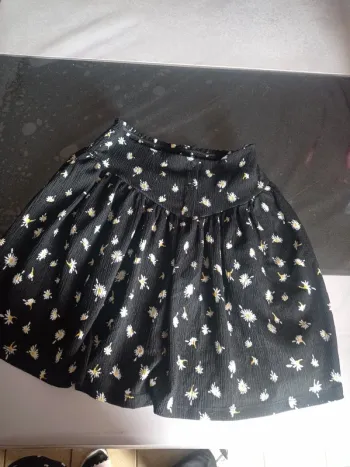 Jupe noir à fleurs élastique