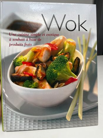 Livre de cuisine « wok »