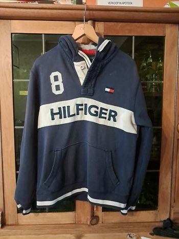 Pull à capuche Tommy Hilfiger numéro 8