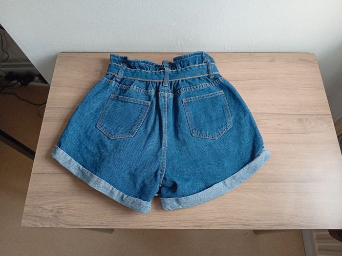 Short en jeans neuf taille 40/42 - photo numéro 3