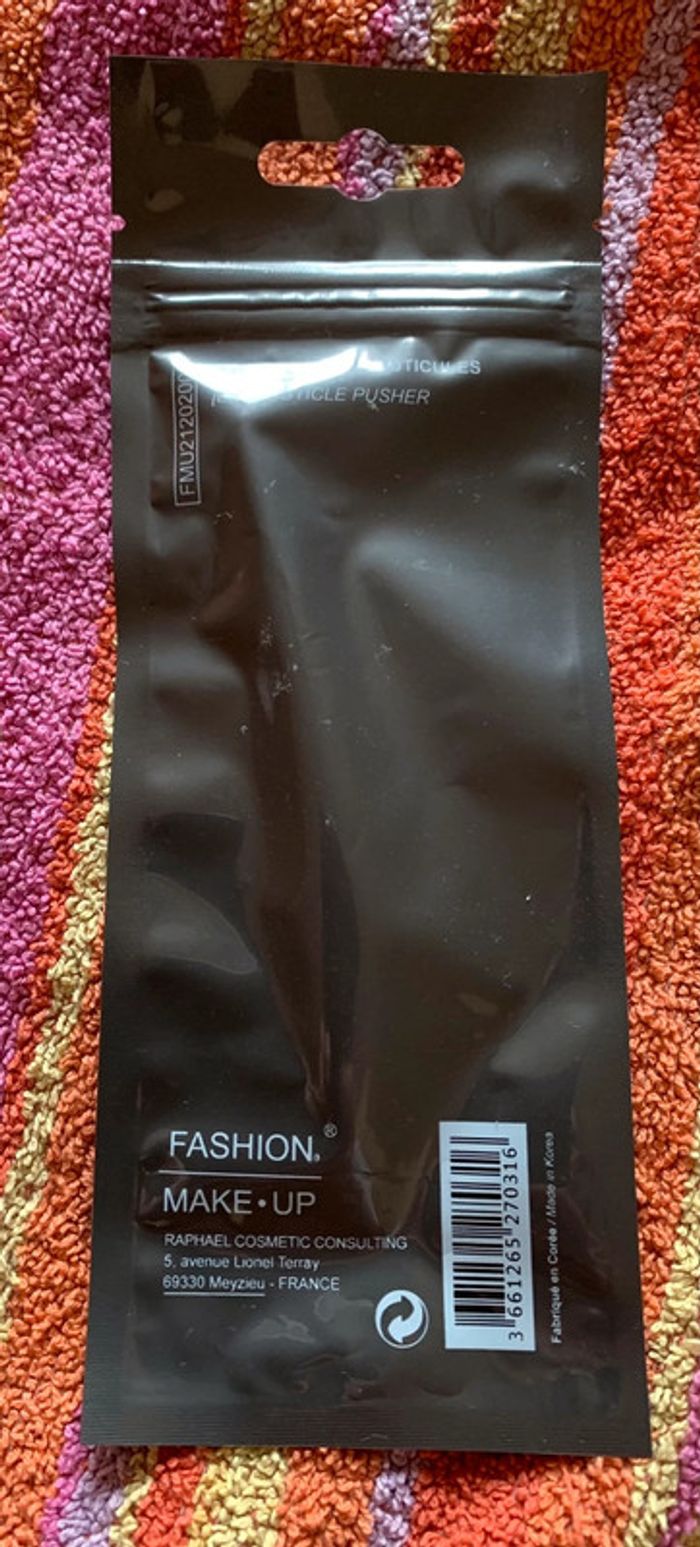 Repousse cuticules de Fashion Make Up Neuf sous blister - photo numéro 4