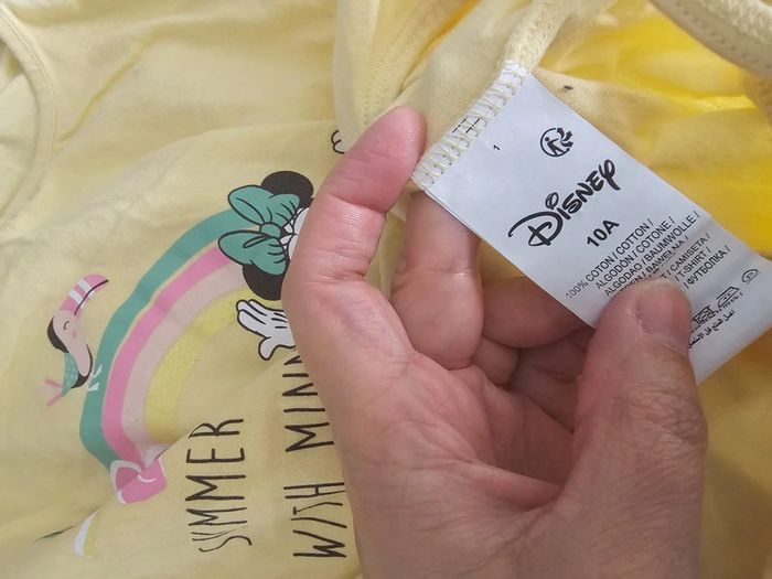 TEE shirt Minnie 10 ans - photo numéro 2